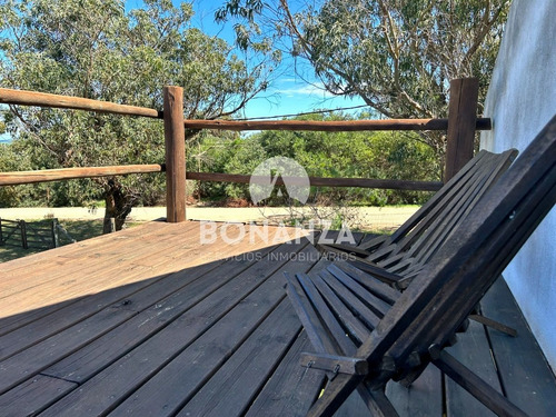 Casa En Venta A Tres Cuadras De La Playa. Piriápolis - Punta Negra. 1590 Metros Cuadrados De Terreno.