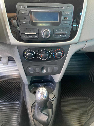 Renault Logan 2014 1.6 Expression Hi-power 4p