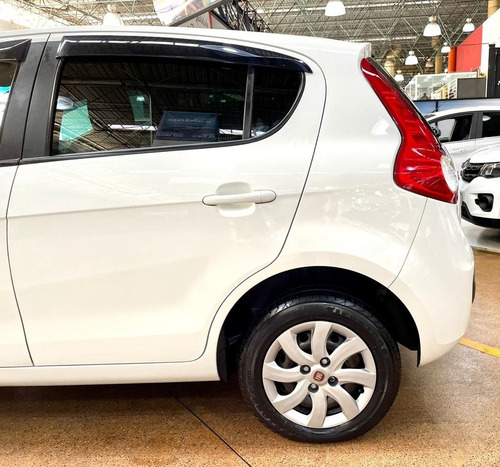 Imagem 10 de 15 de Fiat Palio 1.0 Mpi Attractive 8v 2015