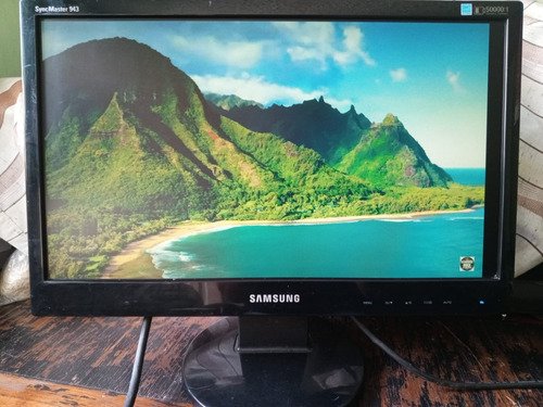 Monitor Samsung 943snxplus