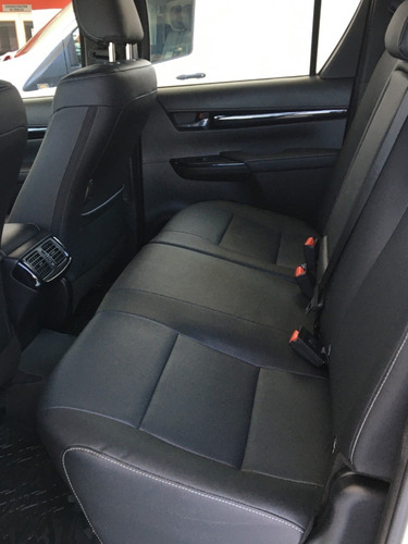 Toyota Hilux 2.8 Cd Srv 177cv 4x2 At