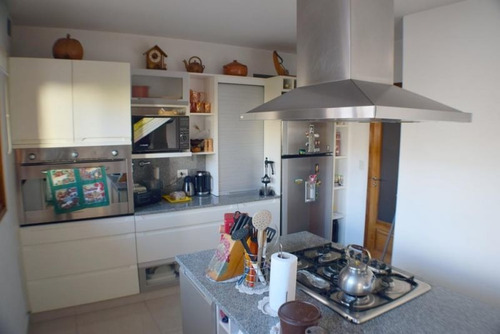 Imagen 8 de 17 de Casa En Venta En Villa Luzuriaga