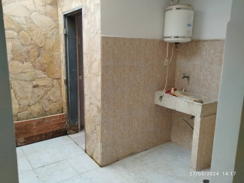 Global, Vende .town House En Urbanización Tazajal Residencia Villa Florencia I, Naguanagua