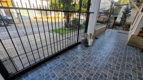 Hermosa Casa Multifamiliar, Ideal Para Entrar A Vivir De Inmediato