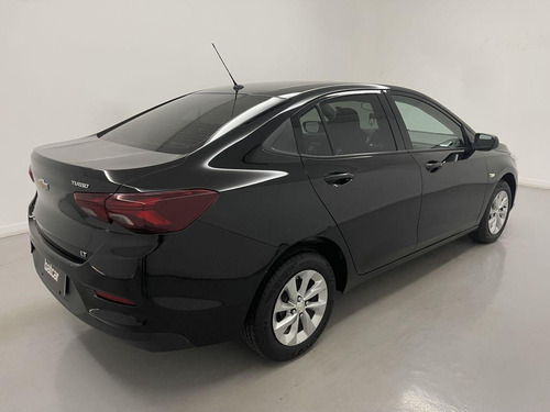 Chevrolet Onix plus Onix
