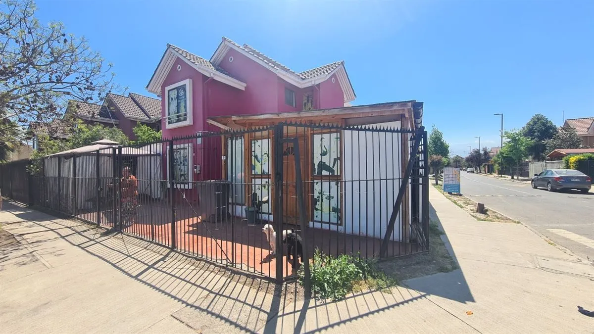 Imagen 1 de 9 de Casa En Venta Con Local Comercial Lampa