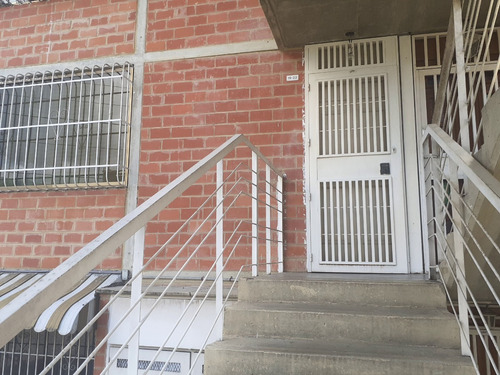 Imagen 3 de 15 de Apartamento En Los Altos Ii, Castillejo, Guatire, Estado Miranda. Mm