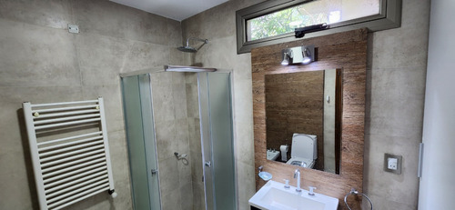 Venta Casa Amplia Y Funcional / Barrio Cerrado / 3 Dorm