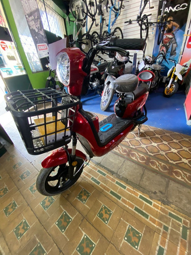 Imagen 2 de 16 de Moto Eléctrica Scooter K City Max 350