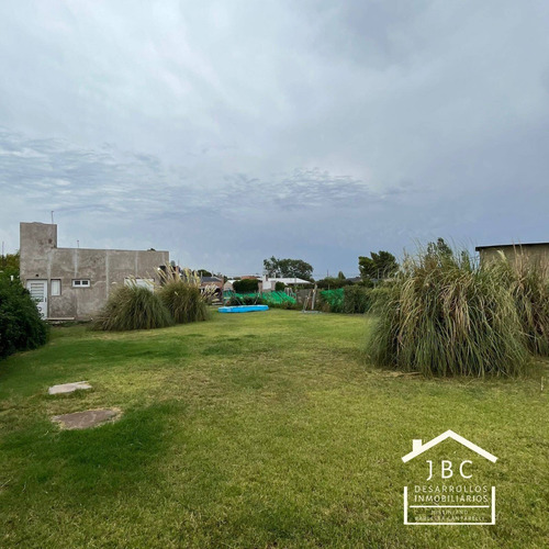 Venta Casa Un Dormitorio, Con Gran Parque, Bahia Blanca.