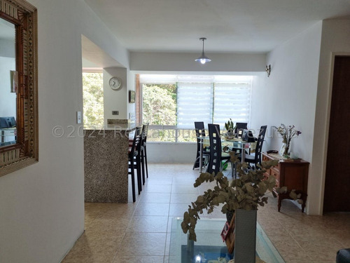 Apartamento En Venta Con Cocina Remodelada Y Vista Panoramica En Lomas Del Avila / Hr 24-22572
