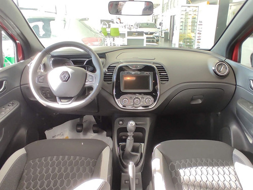Imagen 7 de 10 de Renault Captur Zen Mt