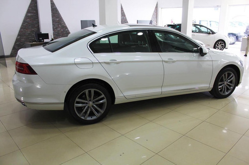 Volkswagen Passat Highline Tsi Dsg 2017 64000km Igual A 0km