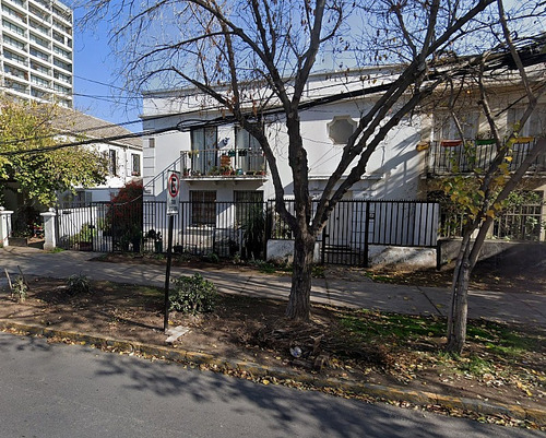 A Cuadras De Irarrazaval, Supermercados, Metro Chile España