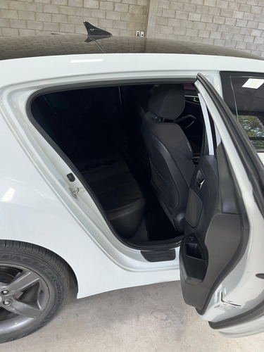 Hyundai Veloster 1.6 130cv At