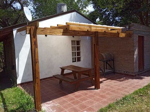 Imagen 2 de 14 de Casa Con Amplio Fondo En Sierra De La Ventana.