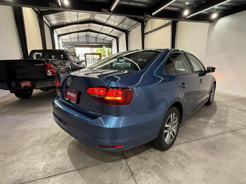 Volkswagen Jetta 2.5 Sportline At