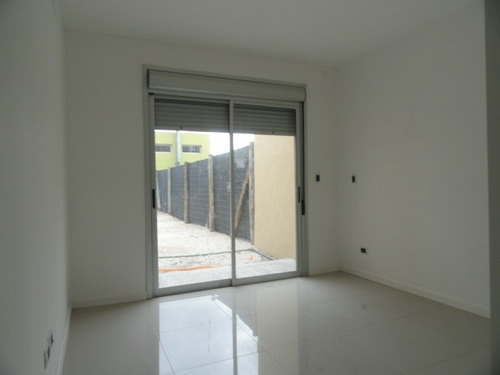 Inmejorable Opcion En Su Valor ! 3 Dorm, 2 Baños, Buen Fondo