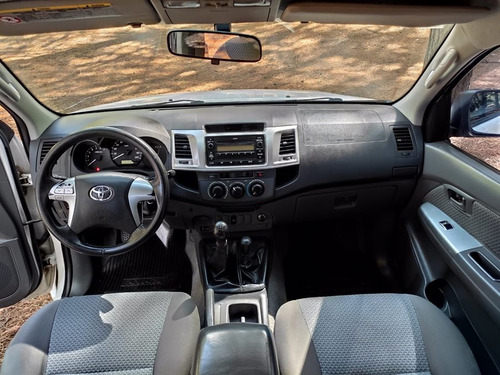 Toyota Hilux 4x4 2.7 2013 Impecable! - Permuto / Financio