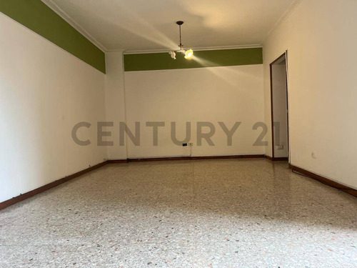 Venta Departamento 2 Ambientes Con Cochera En Lanus Oeste