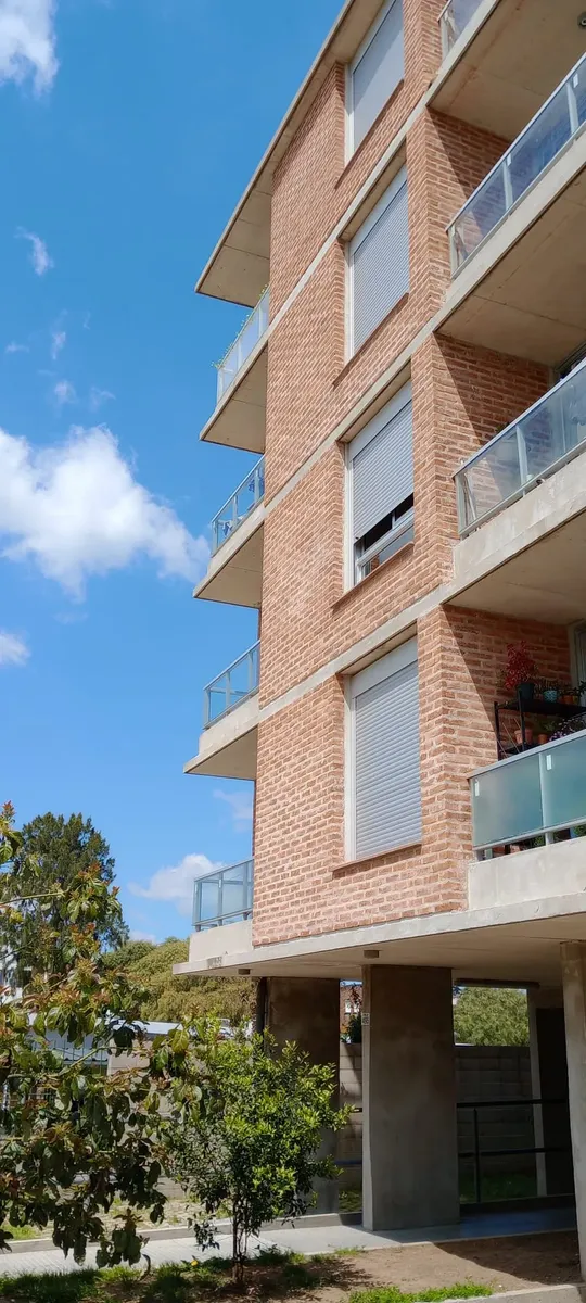 Apartamento De 1 Dormitorio Al Frente  Unidad 203  La Paz (canelones) · Foto 2