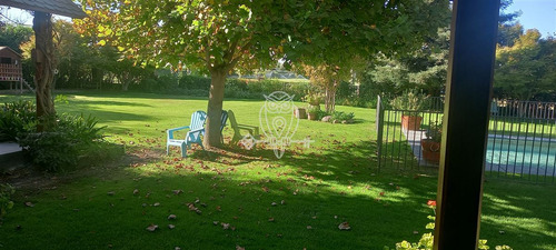 Casa En Venta De 5 Dorm. En Talagante