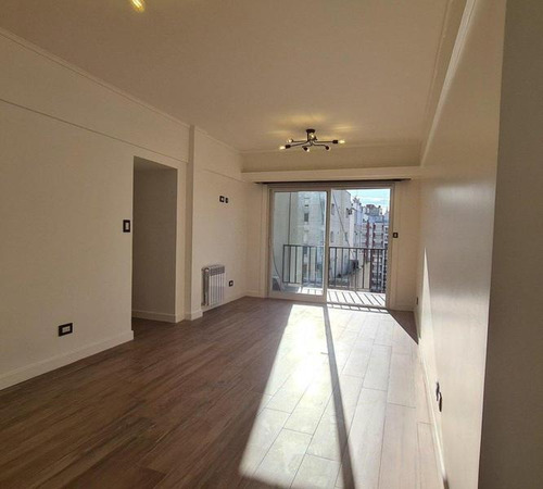 Imagen 4 de 30 de Venta - Departamento Cuatro Ambientes C/ Dep. Reciclado Con Cochera - Las Heras 2370