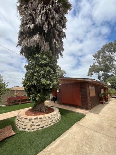 Se Vende Amplia Casa En San Sebatián, 3 Dormitorios