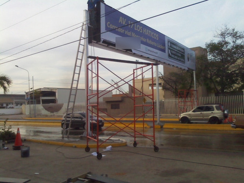 Avisos Publicitarios Luminosos Y Tipo Bastidor