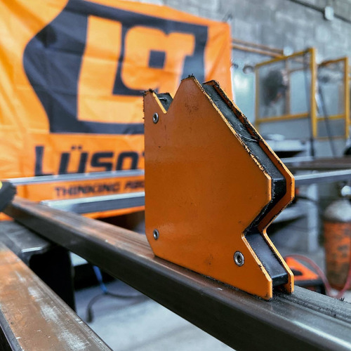 Soldadora Inverter Lusqtoff Iron 250 + Escuadras + Electrodo