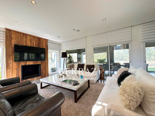 Casa En Venta En Barrio Cabos Del Lago Nordelta Tigre Lote De 1200 M2
