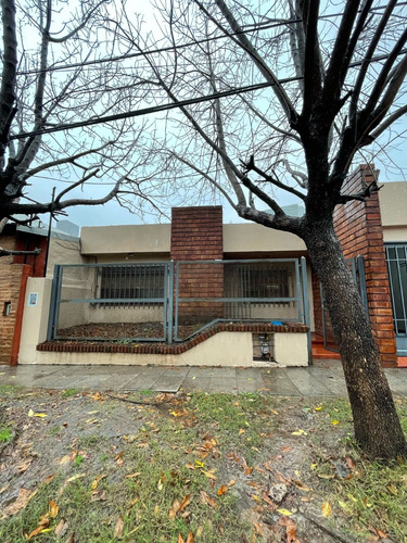 Casa En Alquiler De 4 Ambientes