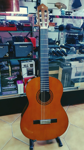 Guitarra Yamaha C40