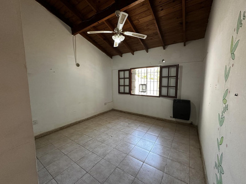 Oportunidad En El Casco Histórico De Merlo: Casa Con Potencial De Ampliacióncasa En