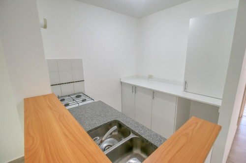 Departamento Un Dormitorio Con Cochera,oportunidad