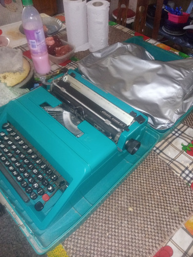 Maquina De Escribir Olivetti Estudio 45