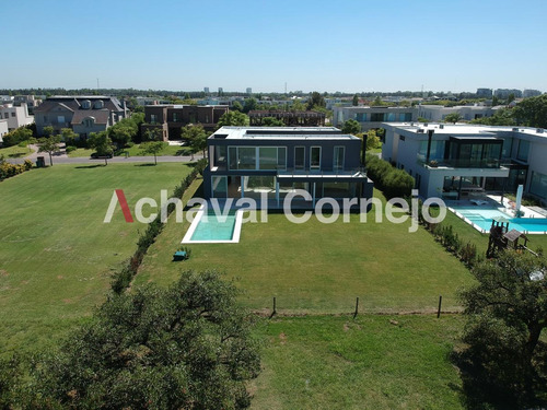 Imagen 20 de 30 de Golf Nordelta | Excelente Casa En Venta Con La Mejor Vista Al Golf