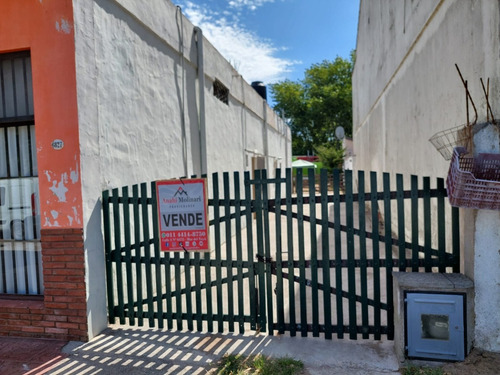 Calle 4 Nº 6827- Venta En Block + Con Fondo De Comercio Ferreteria En Actividad
