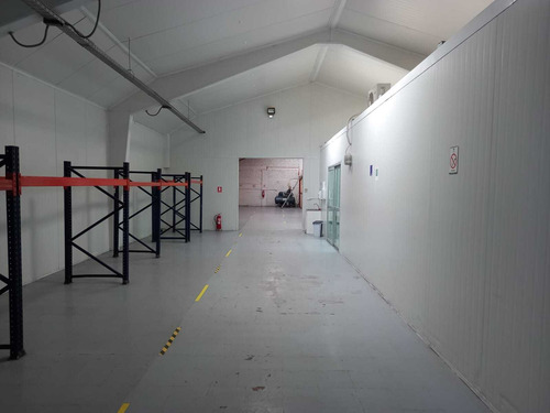 Vendo Propiedad Industrial (84483)