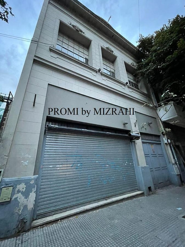 Imagen 2 de 28 de Edificio Comercial - Abasto