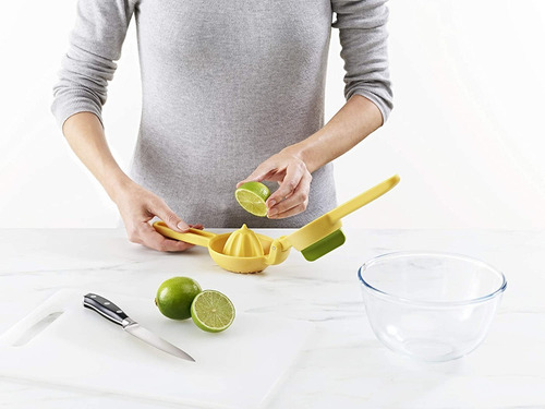 Exprimidor Jugo Limones Naranjas Prensa Manual Doble Accion Color Amarillo