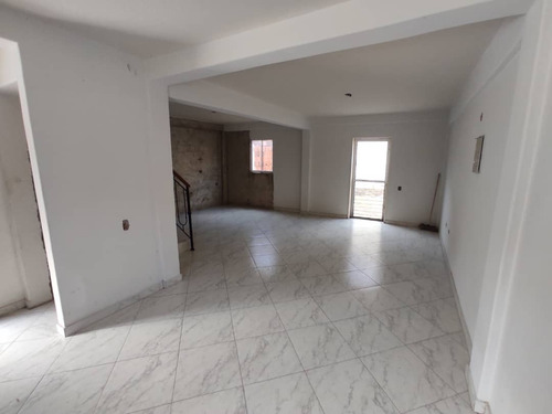 Imagen 2 de 12 de Townhouse De 3 Niveles En San Diego, Obra Blanca En Res. Aves Del Paraíso. LG