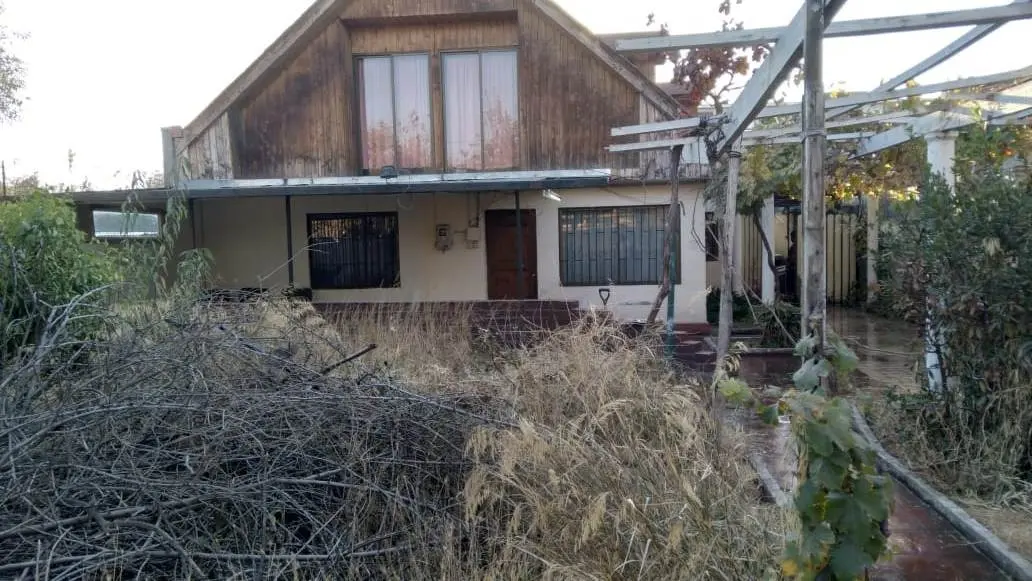 Imagen 1 de 10 de Amplio Terreno De 585 M2.con Dos Casas Una Solida