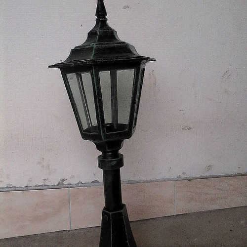 Farol Con Pedestal Para Áreas Verdes/ Luminarias  / Lámparas