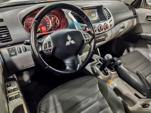 Imagem 7 de 16 de Mitsubishi L200 Triton 3.5 Hpe 4x4 Cd V6 2013 Completo Aut.