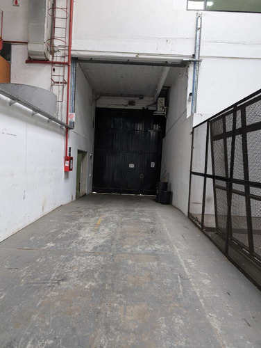 Depósito En Alquiler - Oficinas - Baños - Cocheras - 1.280mts2 - Paternal