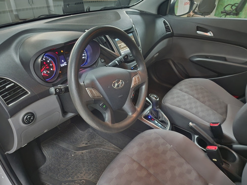 Hyundai HB20S 1.6 COMFORT PLUS 16V FLEX 4P AUTOMÁTICO