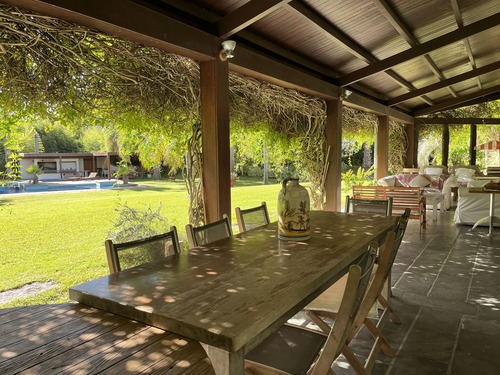 Venta De Casa En Barrio El Golf De Punta Del Este, Maravillosa Casa De Lujo