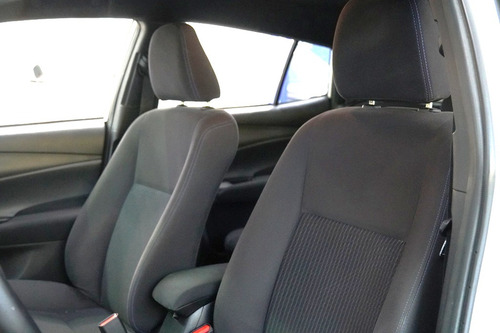 Toyota Yaris 1.3 16V FLEX XL LIVE MULTIDRIVE