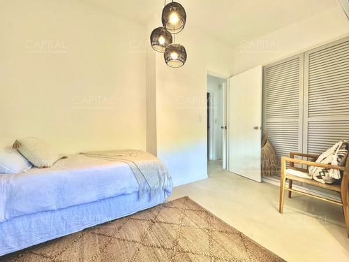 Casa En Venta En Pueblo De José Ignacio 3 Dormitorios Y Dependencia Con Vista Al Mar